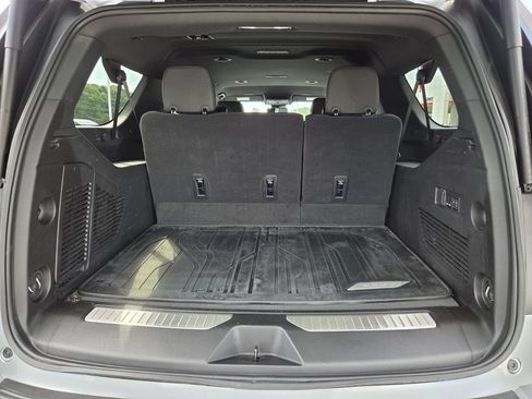 Used 2025 Chevrolet Suburban RST w/ Comfort Package AWD/4WD image 12
