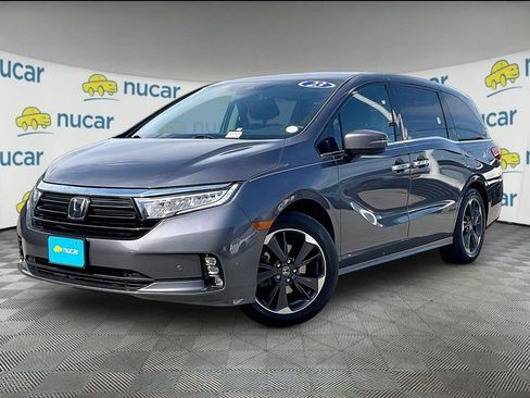 Used 2023 Honda Odyssey Elite image 3