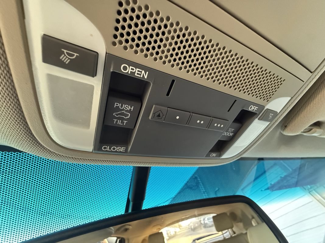 Used 2014 Acura RDX w/ Technology Package AWD/4WD image 16