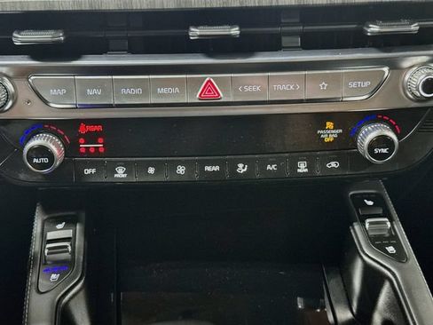 Used 2024 Kia Telluride SX Prestige AWD/4WD image 23