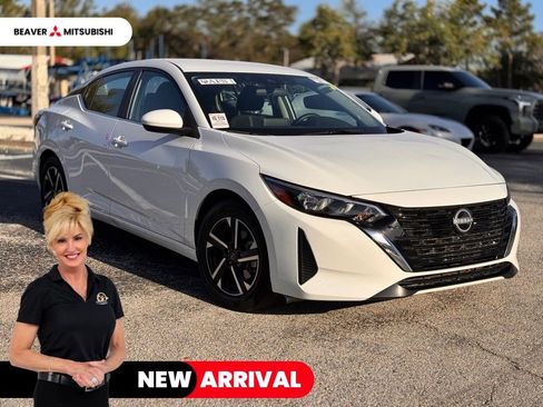 Used 2025 Nissan Sentra SV image 1