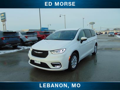 Used 2023 Chrysler Pacifica Touring-L