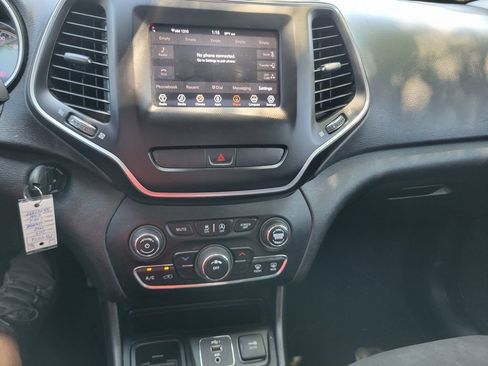 Used 2019 Jeep Cherokee Latitude w/ Popular Appearance Group FWD image 22