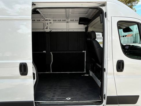Used 2025 RAM ProMaster 3500 w/ Convenience Group FWD image 30