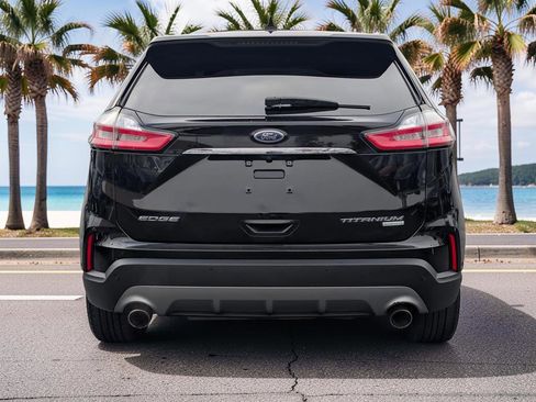 Used 2019 Ford Edge Titanium w/ Equipment Group 301A FWD image 5