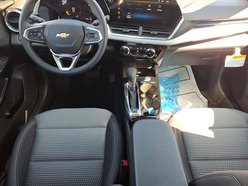 New 2026 Chevrolet Trax LT w/ Driver Confidence Package image 12