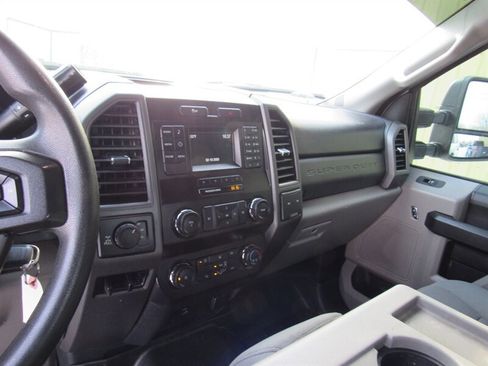 Used 2019 Ford F250 XL w/ STX Appearance Package image 23