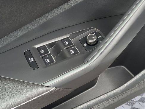 Used 2025 Volkswagen Jetta S image 11