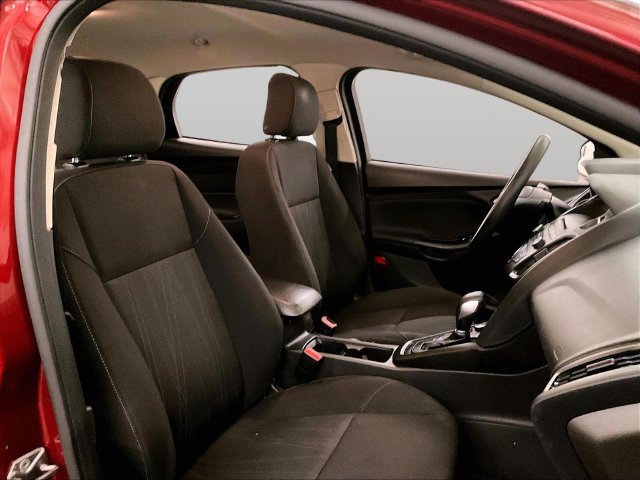 Used 2017 Ford Focus SE FWD image 8