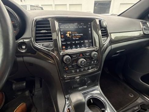Used 2018 Jeep Grand Cherokee Limited AWD/4WD image 17
