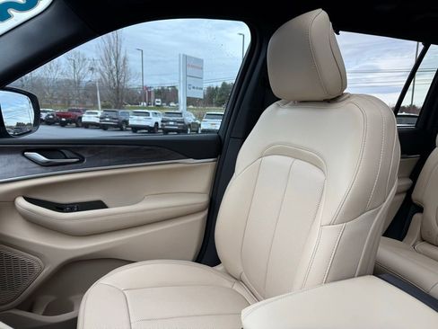 Certified 2024 Jeep Grand Cherokee L Limited w/ Luxury Tech Group II image 31