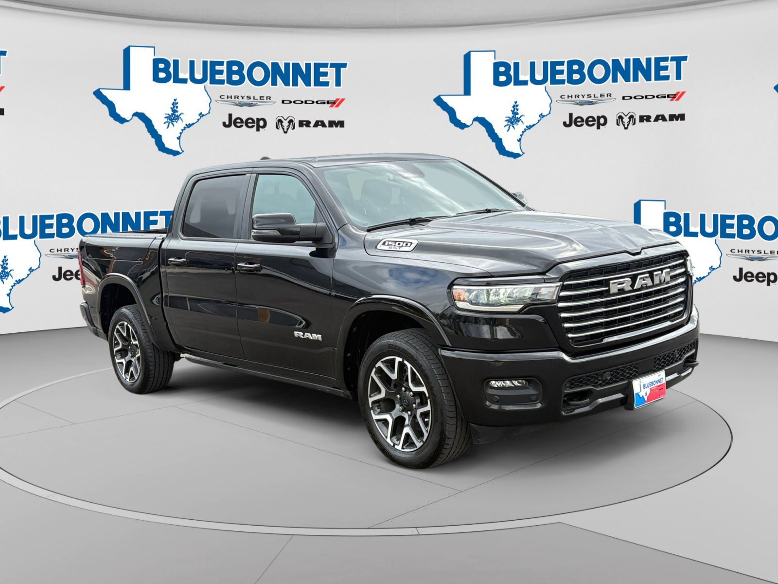 Used 2025 RAM 1500 Laramie w/ Laramie Southwest Edition AWD/4WD image 3