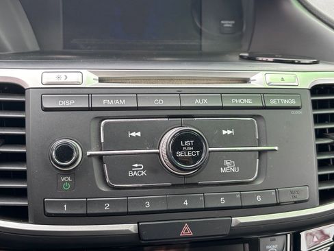 Used 2016 Honda Accord LX image 25