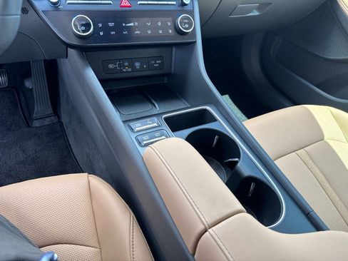 Used 2025 Hyundai Sonata Limited FWD image 25