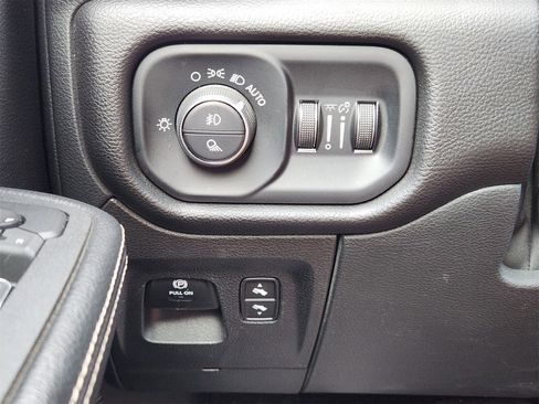 Used 2025 RAM 1500 Laramie image 31