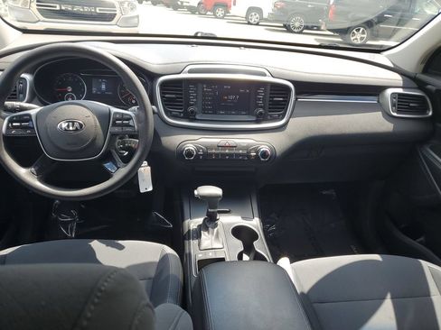 Used 2019 Kia Sorento AWD image 10