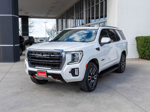 Used 2024 GMC Yukon AT4 w/ Technology Package image 3