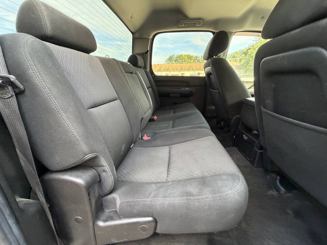 Used 2011 Chevrolet Silverado 2500 LT w/ Interior Plus Package AWD/4WD image 17