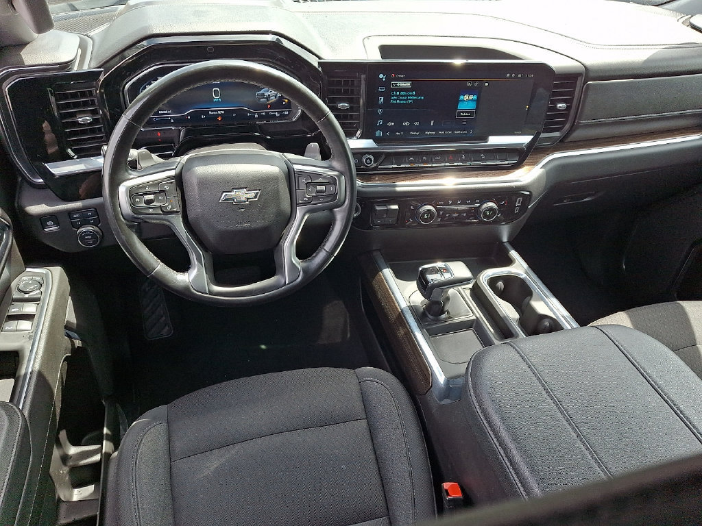 Used 2024 Chevrolet Silverado 1500 LT Trail Boss w/ Protection Package AWD/4WD image 2