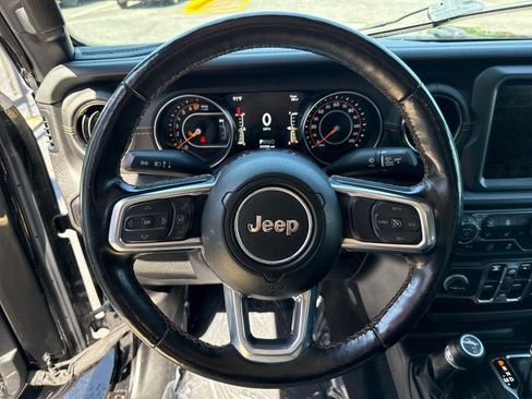 Used 2021 Jeep Gladiator Overland image 28
