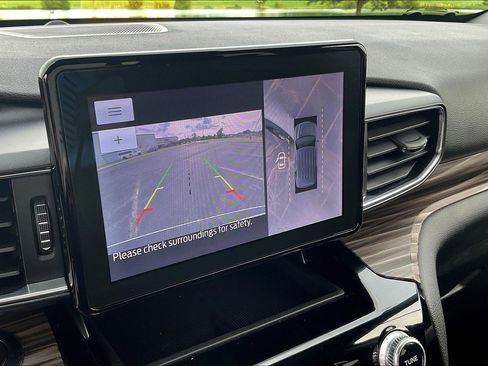 Used 2023 Ford Explorer Limited image 27