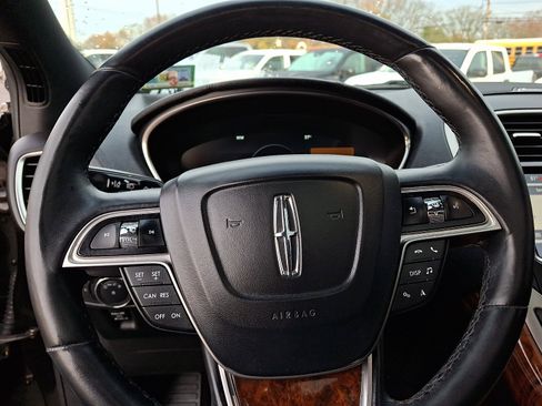 Used 2020 Lincoln Nautilus Reserve image 22