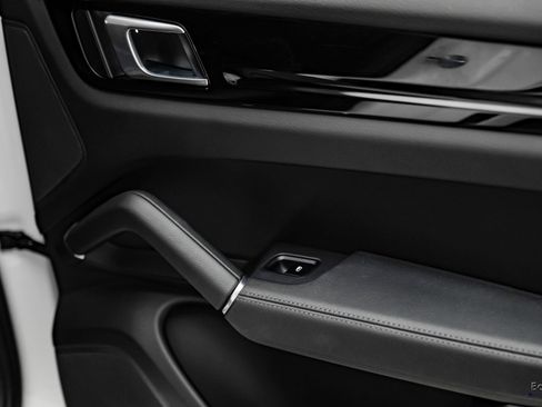 Used 2023 Porsche Cayenne image 81