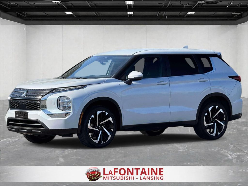 Used 2022 Mitsubishi Outlander ES AWD/4WD image 1