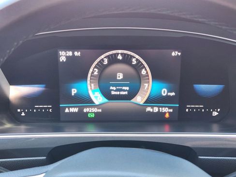 Certified 2022 Volkswagen Tiguan SE R-Line image 12