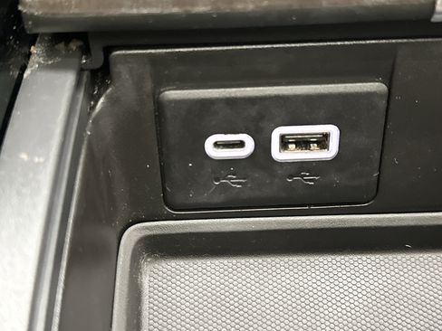 Used 2021 GMC Yukon XL Denali w/ Denali Premium Package image 49