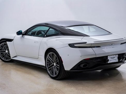 Used 2024 Aston Martin DB12 Coupe image 10
