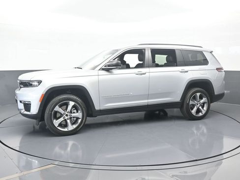 New 2025 Jeep Grand Cherokee L Limited image 2