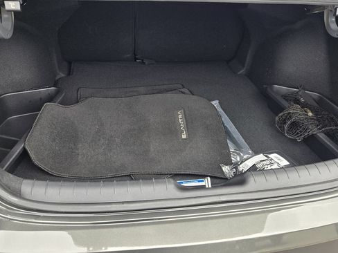 Certified 2025 Hyundai Elantra SEL FWD image 14