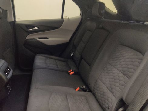 Used 2019 Chevrolet Equinox LS w/ LS Convenience Package AWD/4WD image 18