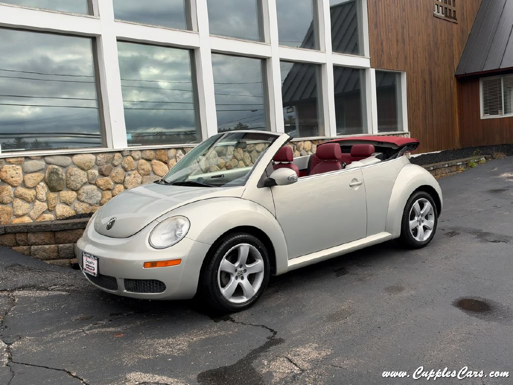 Used 2009 Volkswagen Beetle Blush FWD image 1