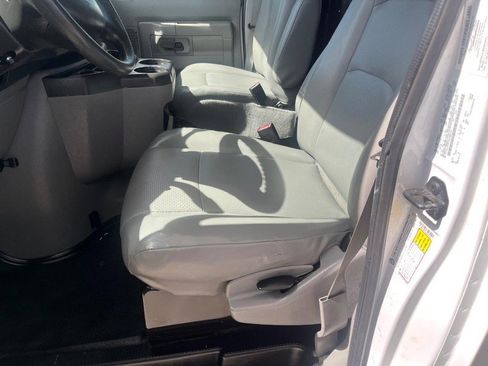 Used 2012 Ford E-250 and Econoline 250 image 8