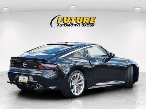 Certified 2024 Nissan Z Performance w/ Floor Mat Package RWD image 4