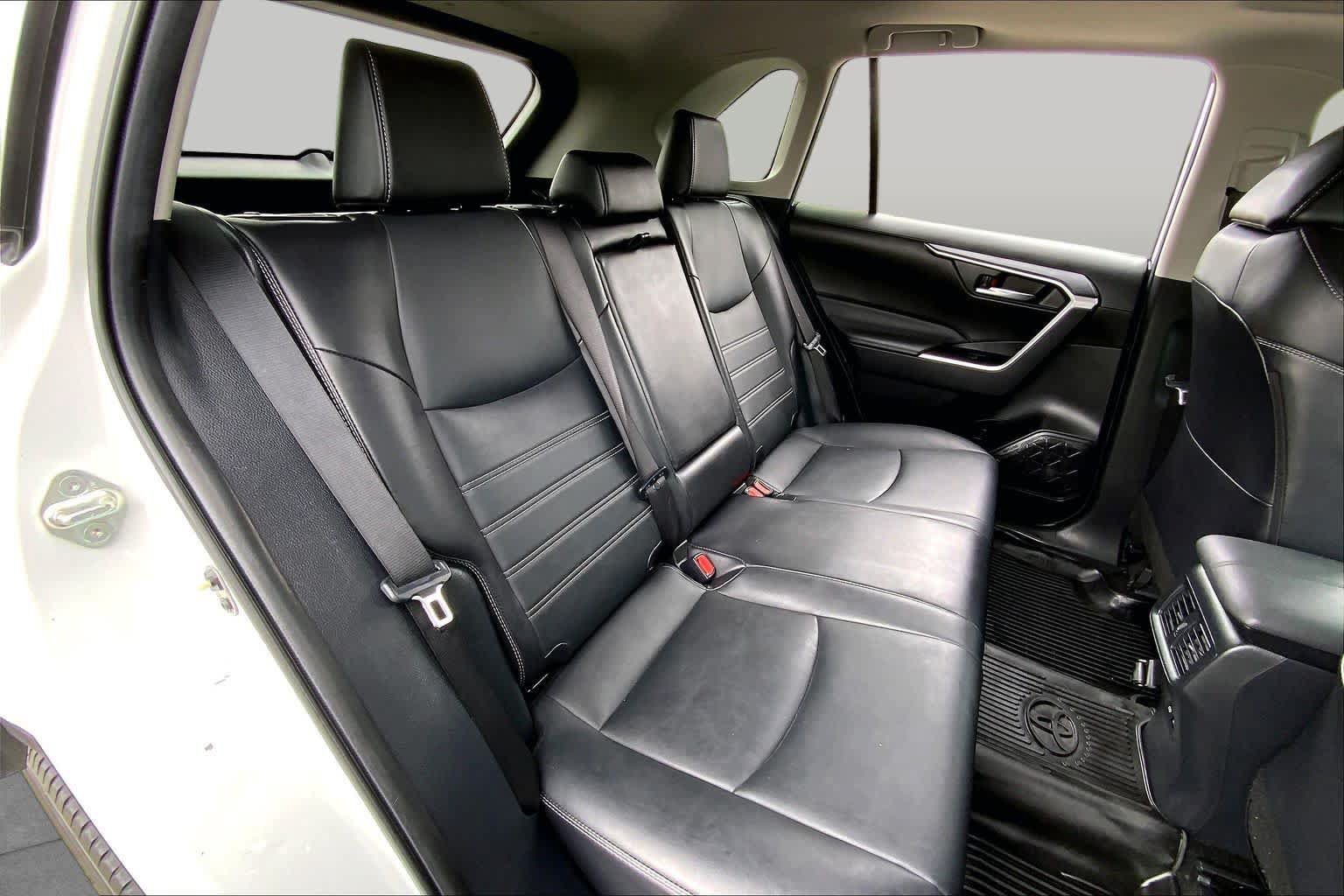Used 2023 Toyota RAV4 XLE Premium AWD/4WD image 19