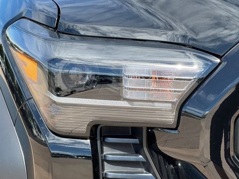 New 2026 Toyota Tacoma TRD Off-Road AWD/4WD image 32
