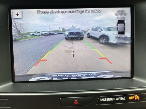 Used 2018 Ford Explorer XLT w/ Equipment Group 201A AWD/4WD image 21