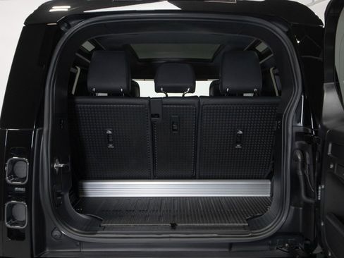 Used 2023 Land Rover Defender 90 V8 image 56