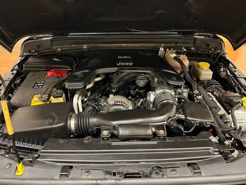 Used 2018 Jeep Wrangler Unlimited Rubicon w/ Steel Bumper Group image 38