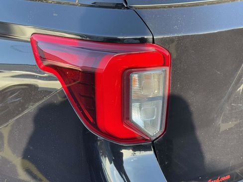 Used 2023 Ford Explorer ST w/ Equipment Group 401A image 9