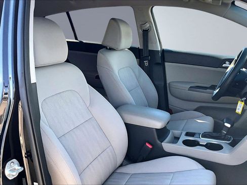 Used 2020 Kia Sportage LX image 19