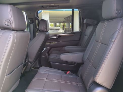 New 2026 Chevrolet Suburban High Country AWD/4WD image 14