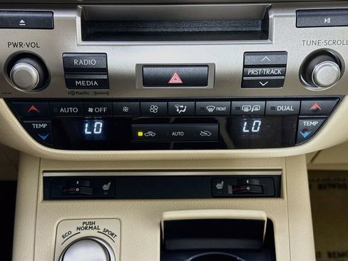 Used 2013 Lexus ES 350 w/ Premium Pkg FWD image 17