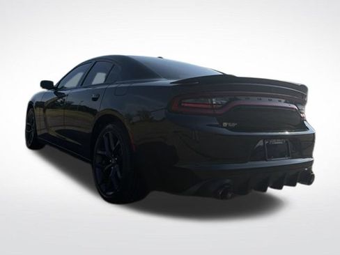 Used 2021 Dodge Charger SXT w/ Blacktop Package RWD image 4