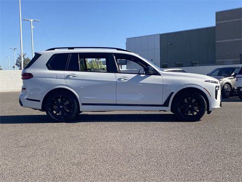 New 2025 BMW X7 M60i w/ Climate Comfort Package image 5