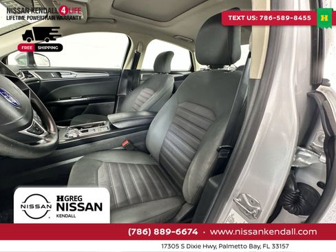 Used 2017 Ford Fusion SE w/ Fusion SE Technology Package image 15