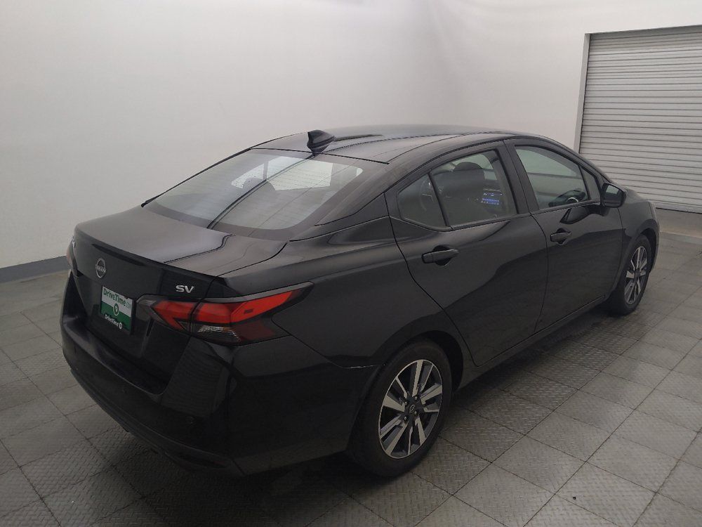 Used 2023 Nissan Versa SV FWD image 9